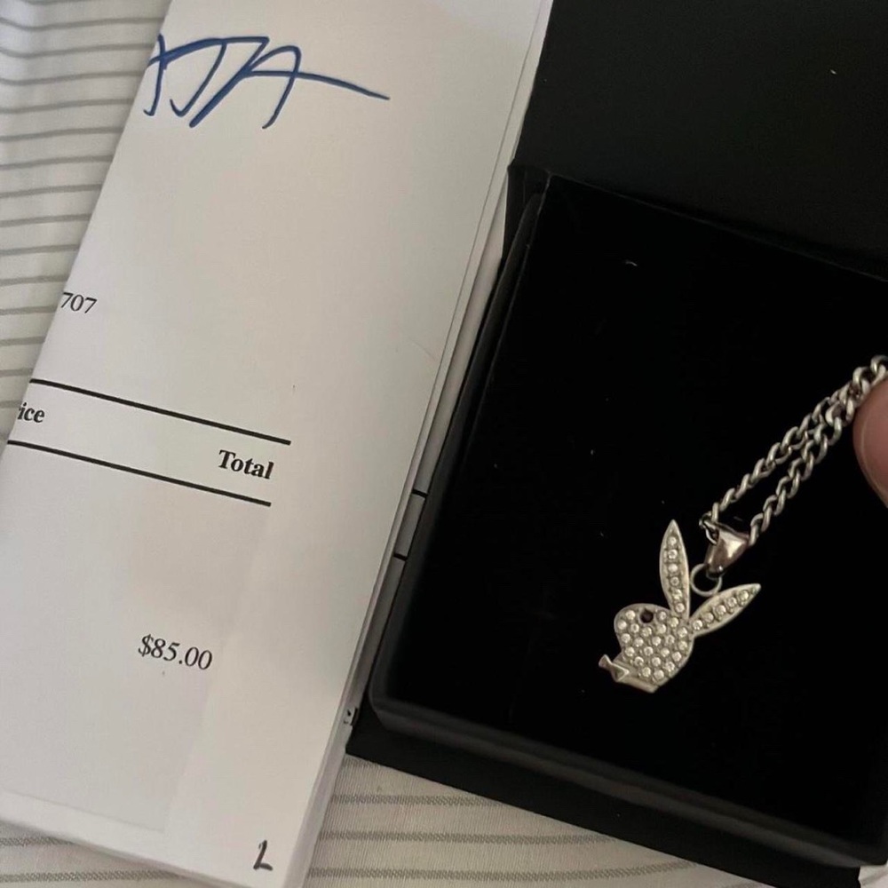 dalmata playboy necklace